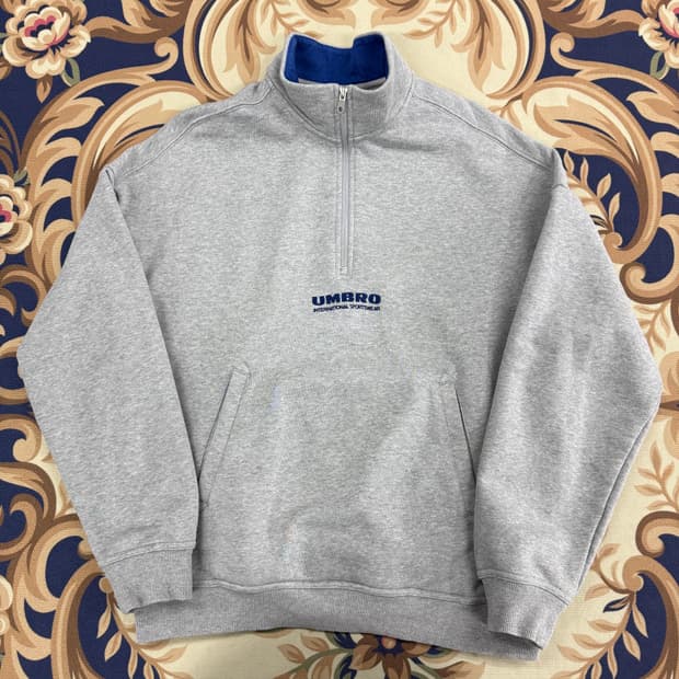 (S)엄브로 Umbro 하프집업 맨투맨(그레이,뒷판빅로고)