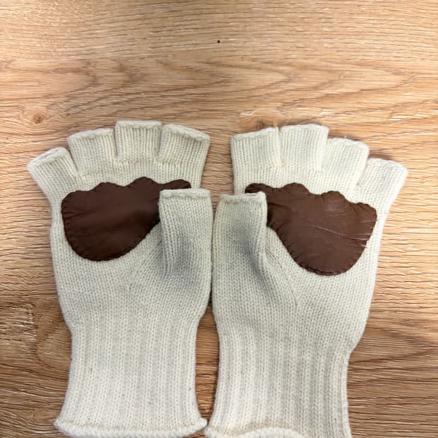 이스트로그 서바이벌 글로브 오프화이트