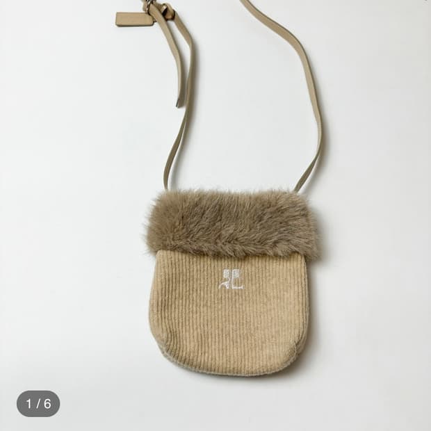 꾸레쥬 퍼 크로스백