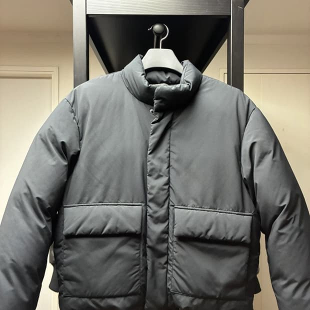 무신사스탠다드 아웃포켓 다운 숏패딩 블랙 S사이즈