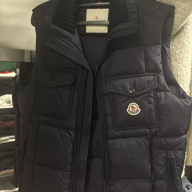 몽클레어 패딩 조끼