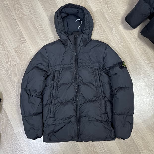 20FW 스톤아일랜드 크링클랩스 패딩 M 차콜