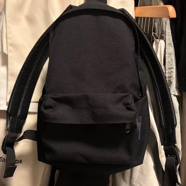 꼼데가르송 백팩