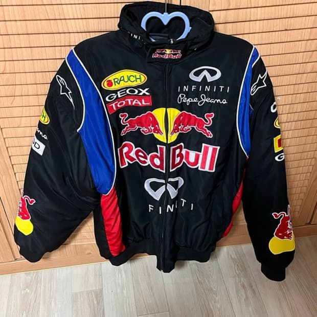 레드불 자켓 L사이즈