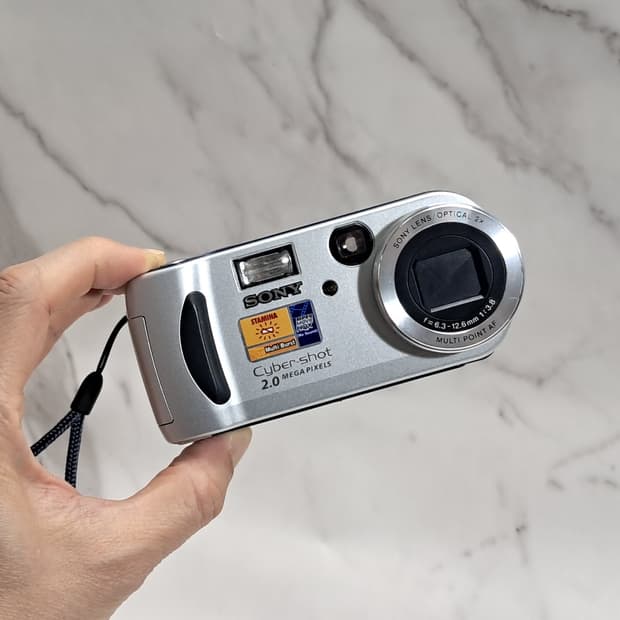 레트로 감성! 소니 사이버샷 dsc P51 디카