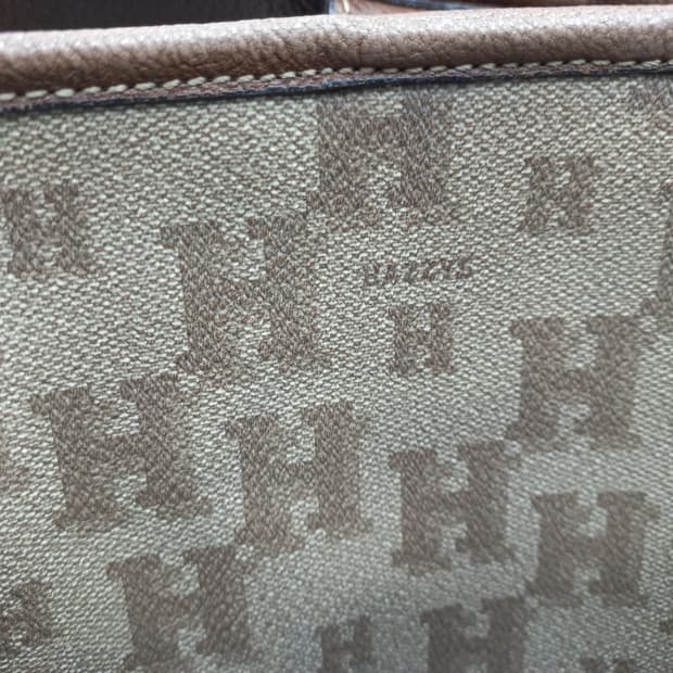 헤지스 H로고 패턴 토트백 브라운