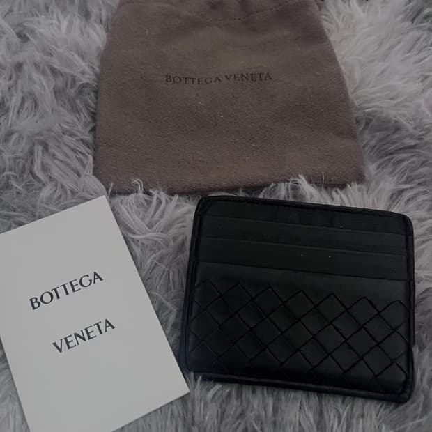 보테가 베니타 인트레치아토 카드지갑