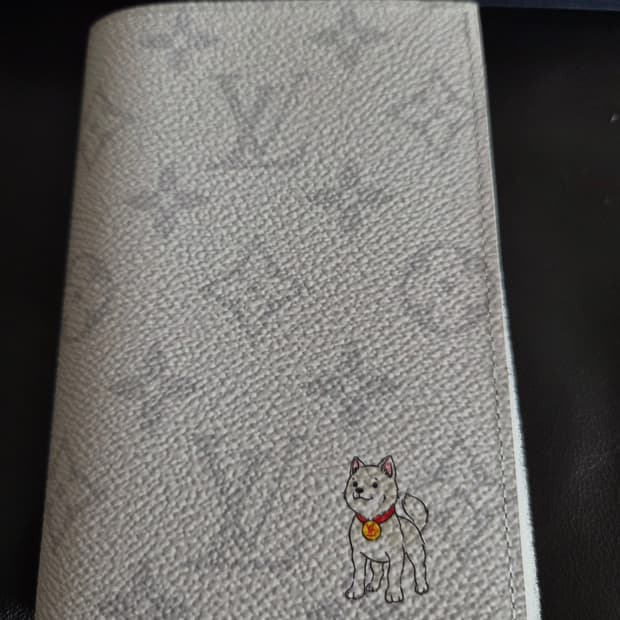 루이비통 한국한정 여권지갑