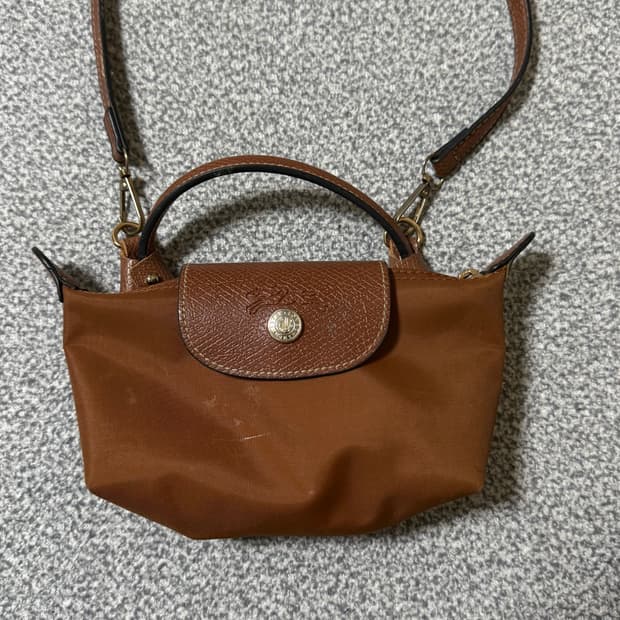 롱샴 르 플리아쥬 핸들 파우치 브라운