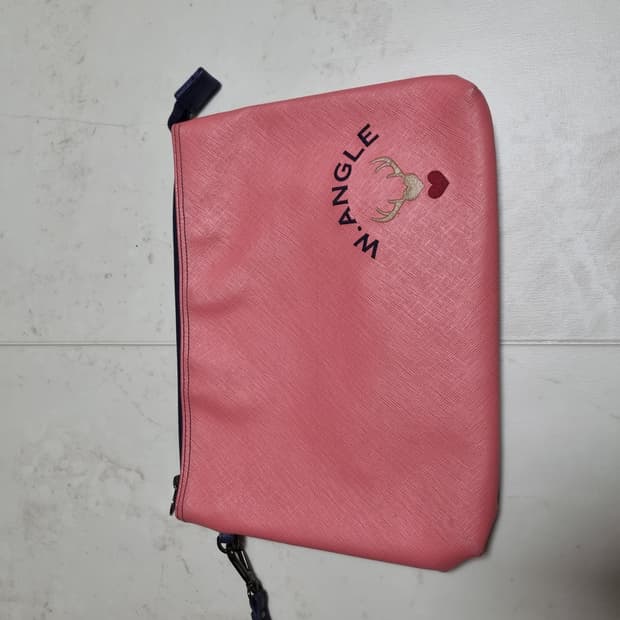 W.ANGLE 핑크색 클러치 파우치