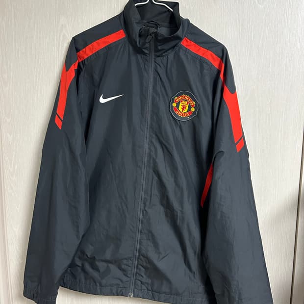 나이키 맨유 자켓 M/100사이즈 팜