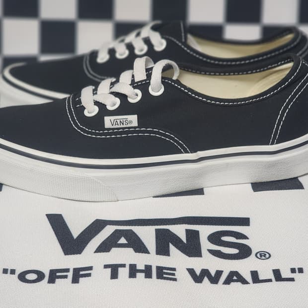 반스 어센틱 블랙 스니커즈 230mm