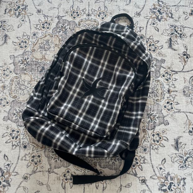 더콜디스트모먼트 백팩