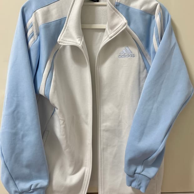 아디다스 흰하 져지 트랙탑 시나모롤깔 하늘