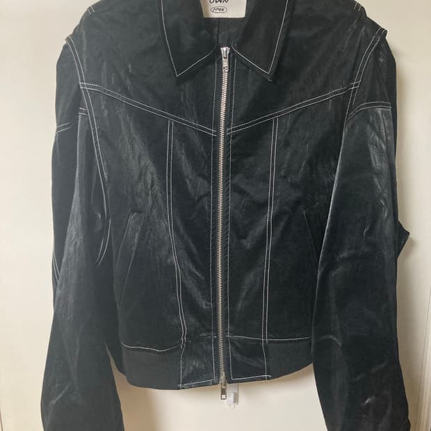 OWN 오운 스티치 글로시 레더 자켓 블랙