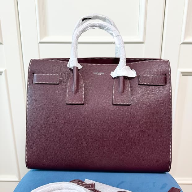 (새상품) 생로랑 삭드쥬르 S 사이즈 (스티치 한정판)