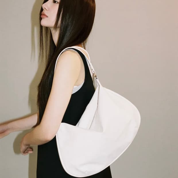 여밈 half moon bag (cream)