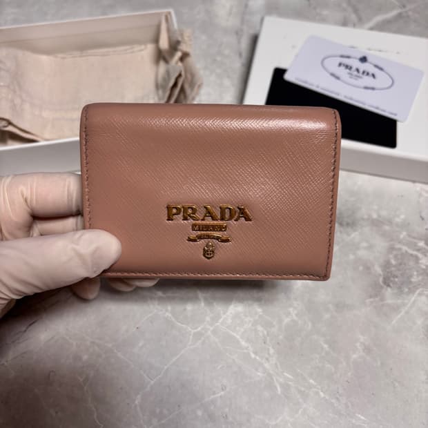 [정품] 프라다 사피아노 카드지갑 베이비핑크