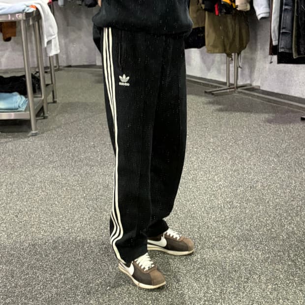 아디다스 와플 버켄바우어 블랙 트랙 팬츠 B3611