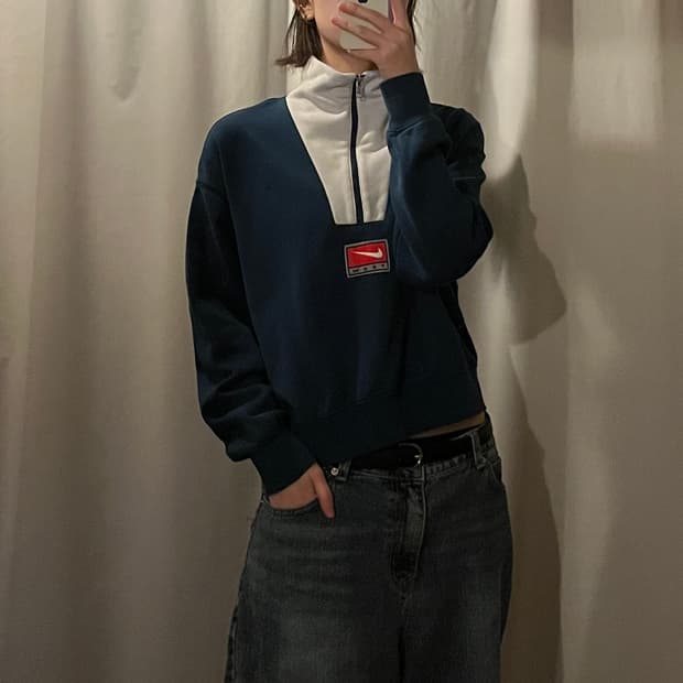 나이키 크롭 반집업 맨투맨