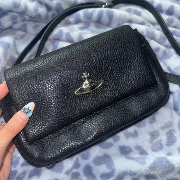 비비안웨스트우드 빈티지 은장 로고 크로스백 가방 블랙