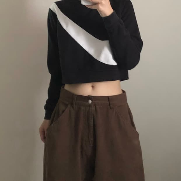 나이키 빅스우시 크롭 맨투맨
