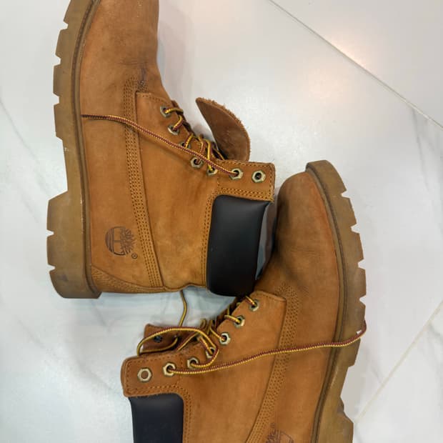 팀버랜드 6인치 UK9(270-275)