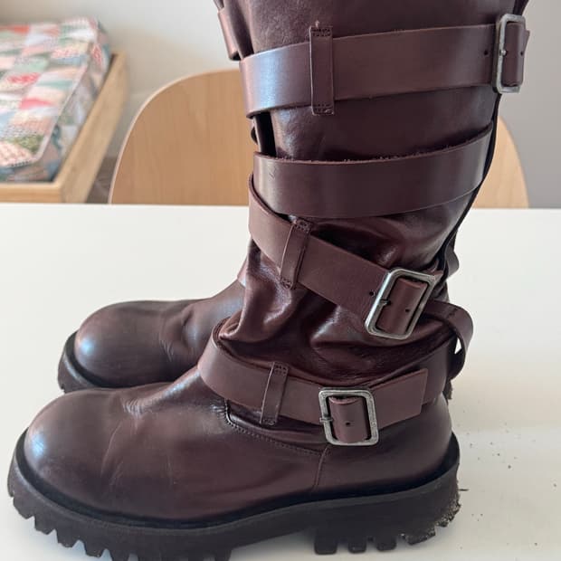 Yase belted boots 240
