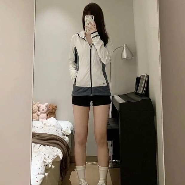 엘레쎄 스포츠 화이트 후드 슬림핏 바람막이 러닝 자켓 / 90