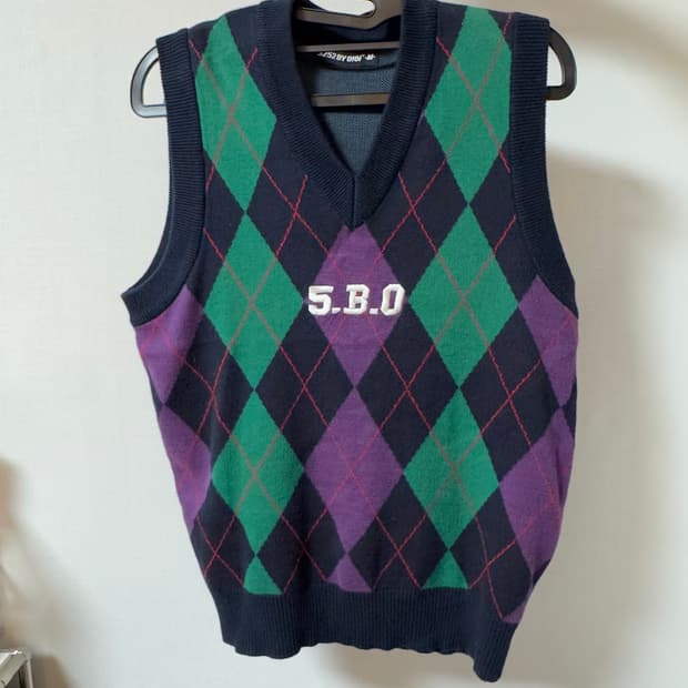 5252 by OIOI 아가일 니트 조끼