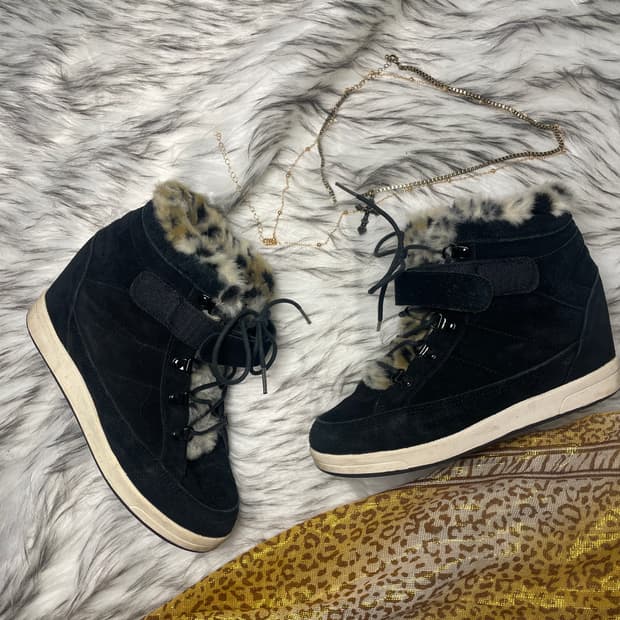 빈티지 호피 퍼 웨지힐 스니커즈