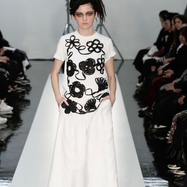 Tricot 2019 Flower Applique Top