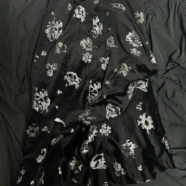 오리엔탈 블랙 패턴 롱스커트