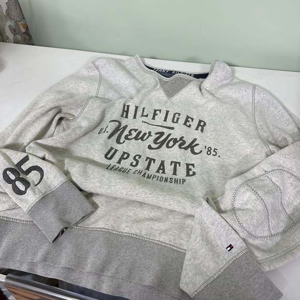 L 타미힐피거 빈티지핏 오트그레이 오버핏 빈티지로고 맨투맨