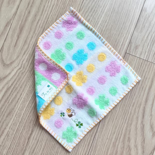 클로버 벌 자수 미니 타월