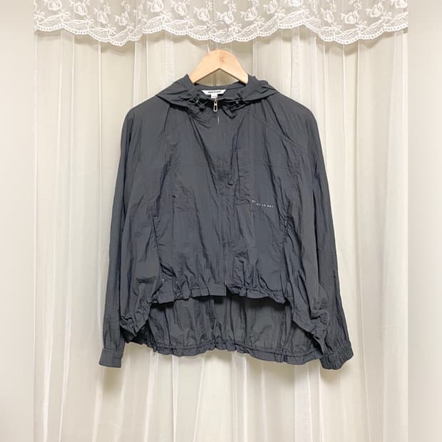 나이스클랍 나일론 아노락 지퍼 집업 셔링 스트링 후드 바람막이 점퍼