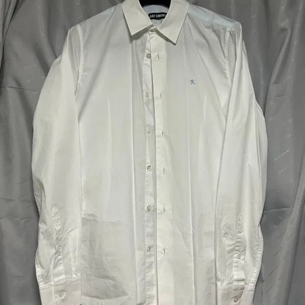 라프시몬스 배색 자수 셔츠o