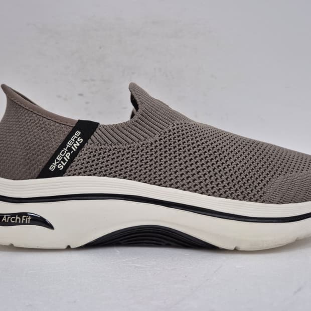 스케쳐스 아치핏 스니커즈 275