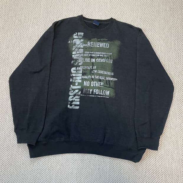 터키데어 피지컬 타이포그래피 프린트 스웻셔츠