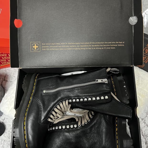 릭오웬스 닥터마틴 1918 RO 레더 레이스업 부츠 US 9 사이즈