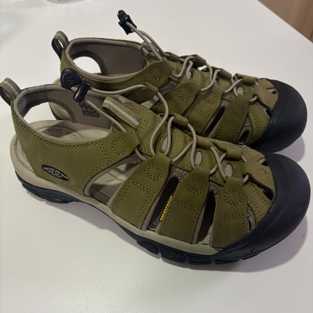 킨 뉴포트 샌들 285