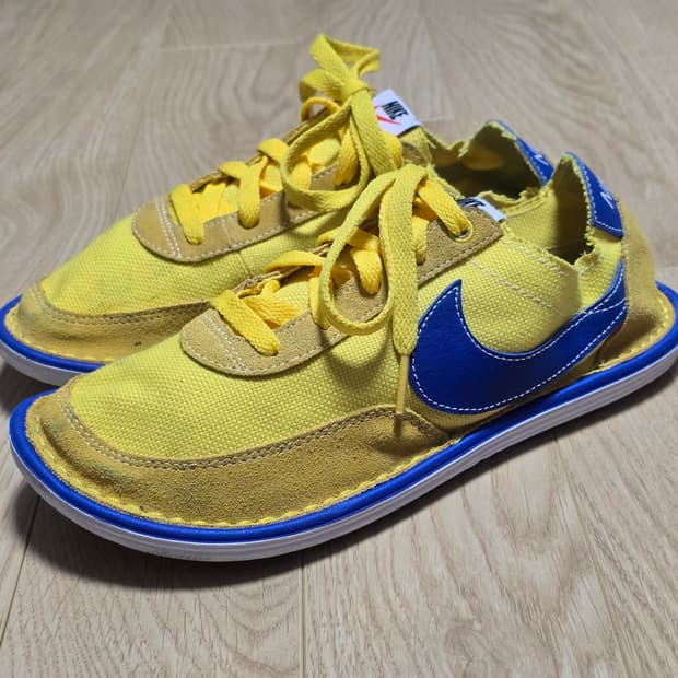 나이키 솔라소프트 와플 크루저 240