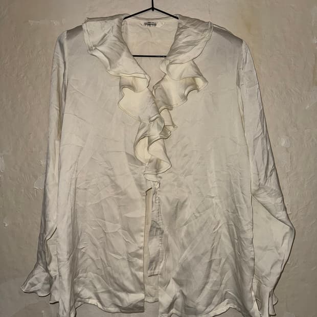 “Feminine” Gothic White frill blouse