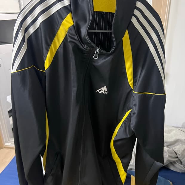 아디다스 트레이닝 상의
