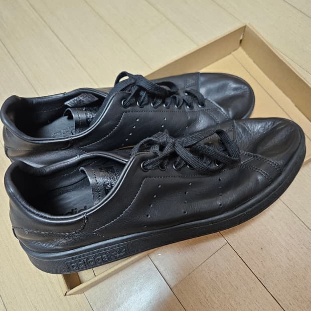 아디다스 스탠스미스 데콘 코어 블랙