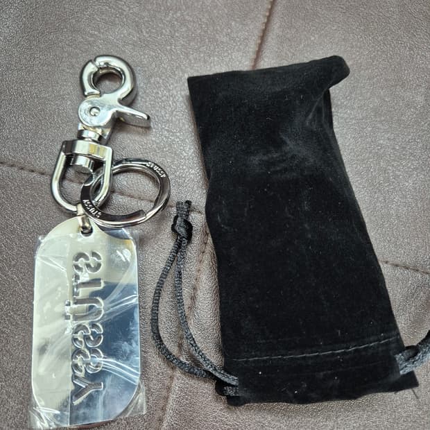 스투시 메탈 태그 키체인 실버