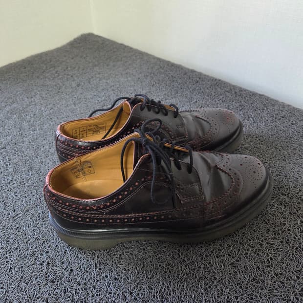 닥터마틴 3989 버건디 윙팁 (us m 7)