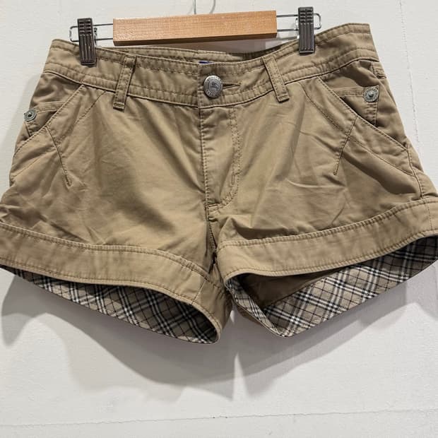 버버리 블루라벨 베이지 36 반바지