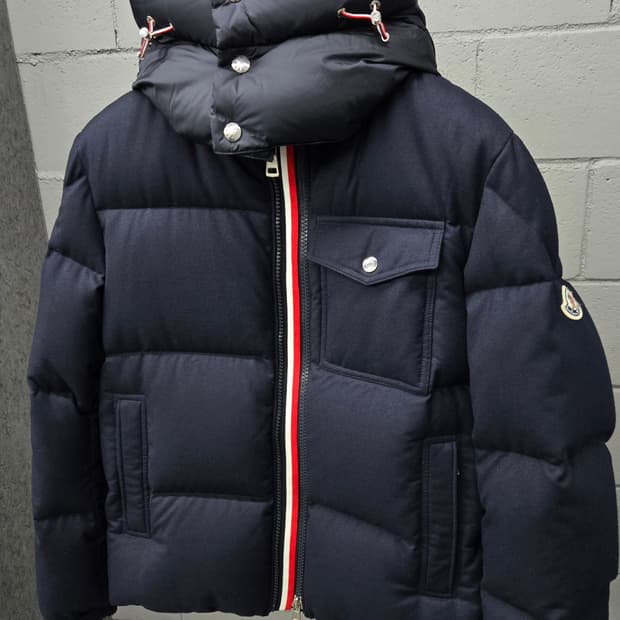 몽클레어 브라조 삼선 패딩 1사이즈