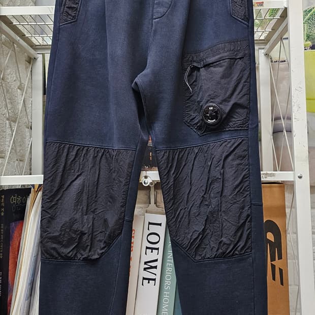 CP컴퍼니 조거팬츠 32  다이애거널 플리스 렌즈 기모 조거팬츠 MM13